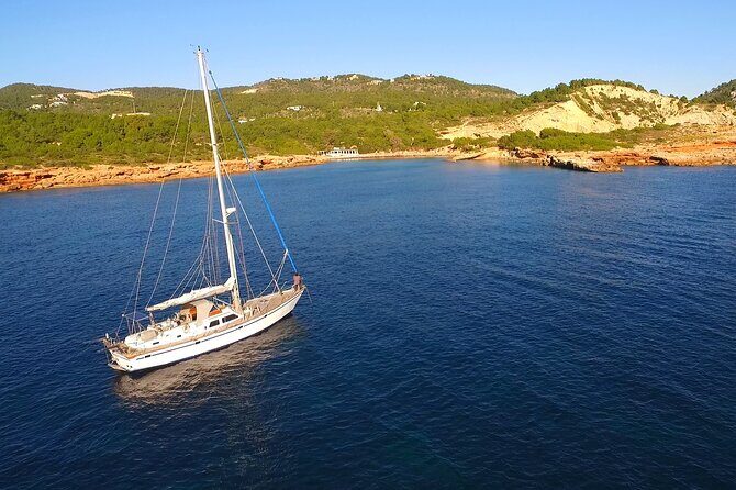 7 Hour Private Sailing Tour of Formentera Beaches - Captain Baldo and the relaxed private-boat vibe
