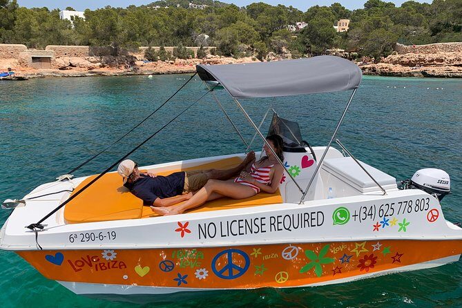 Adventurecat Full day tour - Boat Rental - No license required - The boat setup: comfort, shade, and practical features that matter
