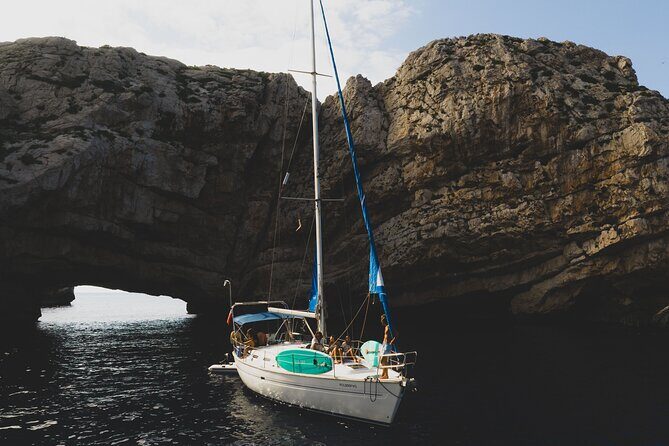Bavaria 42 Cruiser · Private sailboat around Ibiza and Formentera - The 8-hour rhythm: why the schedule works (and where it can feel long)