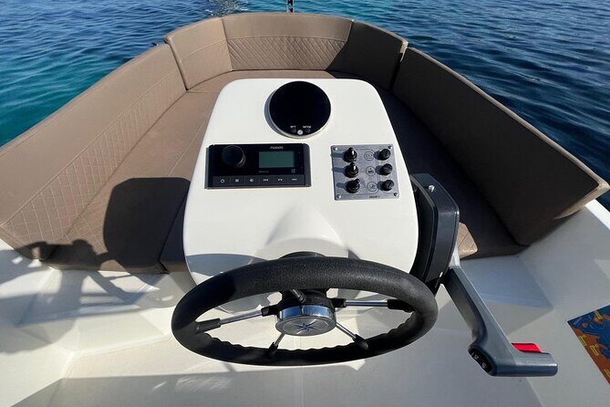 Boat Rental Without License in Ibiza and San Antonio - Fuel and the real cost of a private boat day