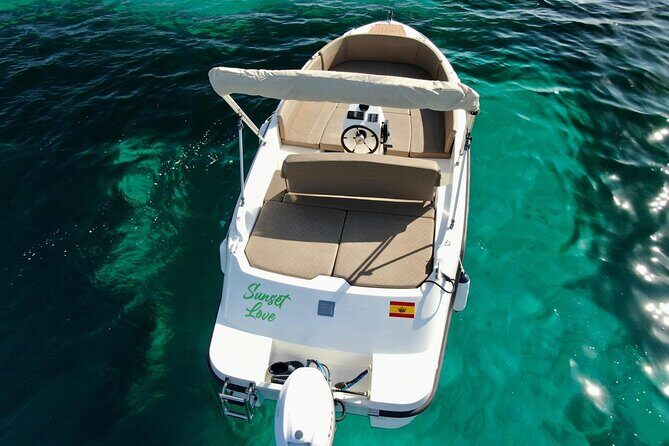 Boat Rental Without License in Ibiza and San Antonio - What license-free really means for confidence (and photos)