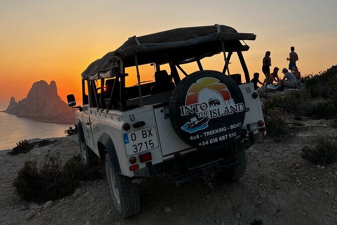 Combo : Boat, 4x4, hiking in Es Vedra for sunset - The 4x4 to Es Vedra: why rugged access changes the view
