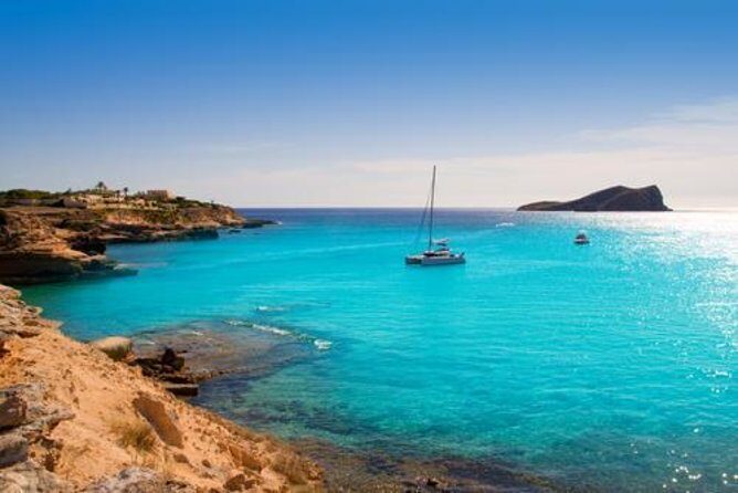 Discover Cala Bassa and Cala Comte on board a catamaran - Key Highlights at a Glance