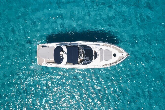 Enjoy an unforgettable experience with the Elegant CRANCHI 47 - Crew That Makes It Feel Personal: Claudia and Captain Guido