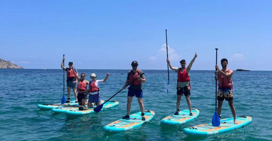 Es Figueral: Standup Paddleboarding Adventure - Meeting at Kayak-Ibiza: getting your kit fast and not wasting time