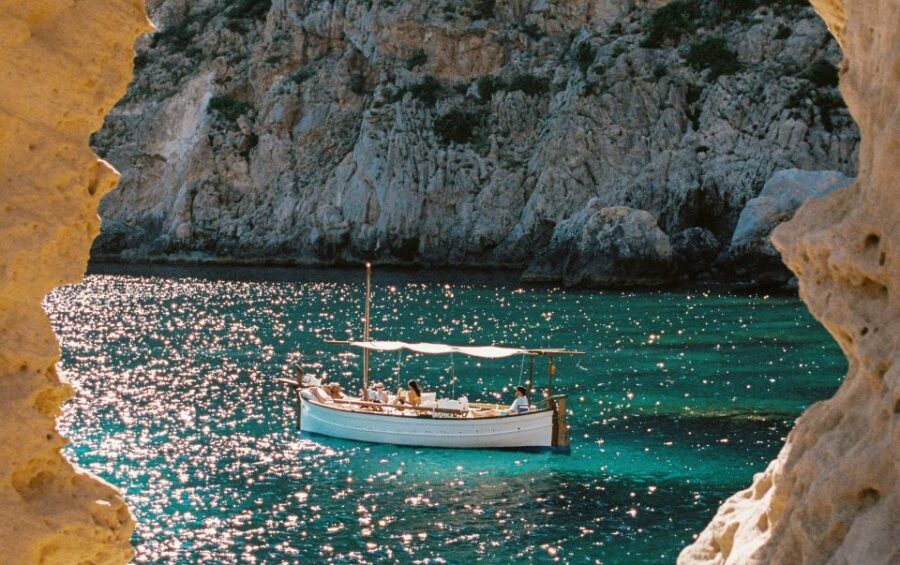 From Sant Josep: Es Vedra & Atlantis Sailboat Cruise - Es Vedrà and Atlantis vs. Cala Comta and Cala Bassa