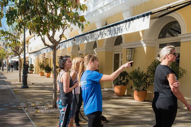 Full Running Tour of Ibiza Town - Pacha stop: a quick music-history explanation outside the venue