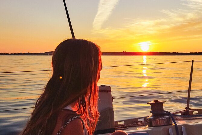 Golden Horizons: Private Sailboat Sunset Sail in Ibiza - Food, Wine, and Snacks: The Part That Makes It Feel Like a Treat