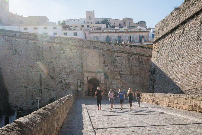 Highlights Running Tour of Ibiza Town - Pace, fitness level, and why stops make the run better