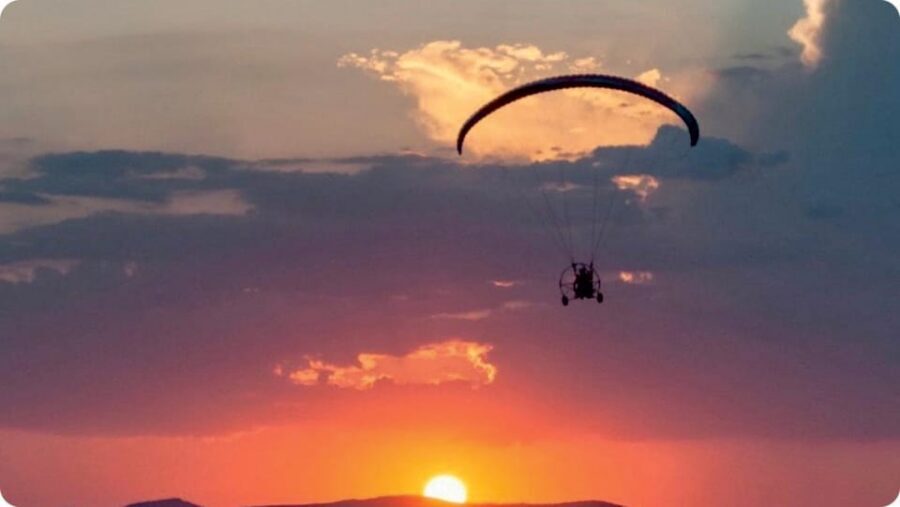 Ibiza: 25min Motorized Paragliding Flight - Sunset route from Sta Gertrudis toward San Antonio Bay