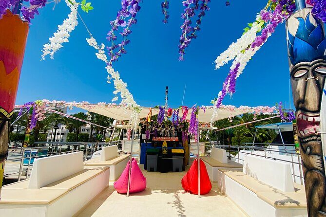 Ibiza Beach Hopping Cruise with Paddleboards, Drinks and Food 6h - Getting there without headaches: find the right port and arrive early