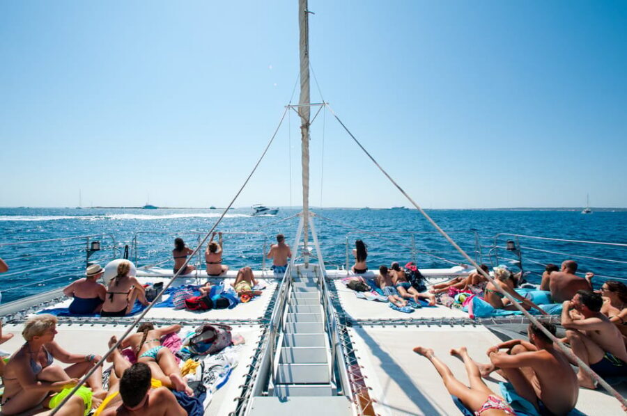 Ibiza: Catamaran Cruise to Formentera with Meal and Drinks - Open bar and staying comfortable on deck