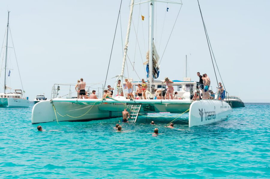 Ibiza: Catamaran Cruise to Formentera with Meal and Drinks - The crew and guide experience: how the stories make the coast feel closer