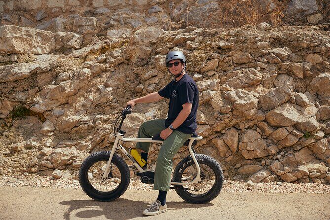 Ibiza cruise terminal E-bike delivery - Rental Adventure - How the Bosch Assist and Phone Route Fit Together