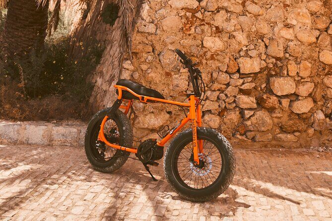 Ibiza cruise terminal E-bike delivery - Rental Adventure - Safety and Comfort: Helmets, Locks, and Calm Riding
