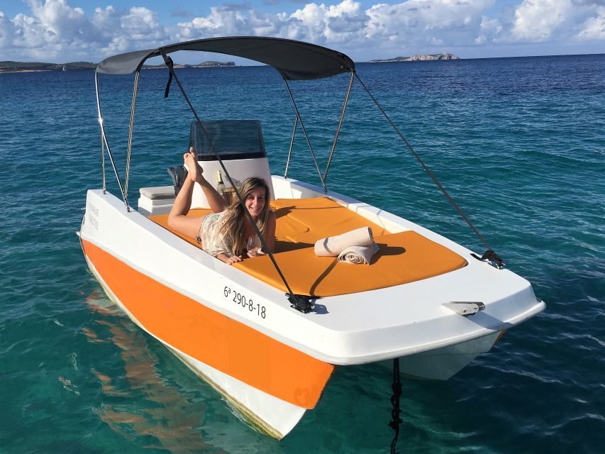 Ibiza: Discover the best coves in a boat driven by yourself - Price and value for up to 6 people