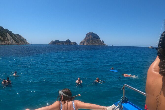 Ibiza: Es Vedrà Catamaran Cruise – Morning or Sunset - Es Vedrà: the reserve loop that turns a sight into a story