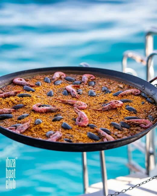 Ibiza: Formentera Cruise at Ibiza Boat Club - Drinks and the VIP beds: what you actually pay for