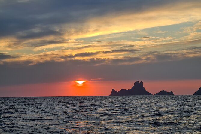Ibiza & Formentera Private Deluxe Sailing: Full Day - Stop 5: Playa de Ses Illetes on Formentera for White Sand and Lunch Choices