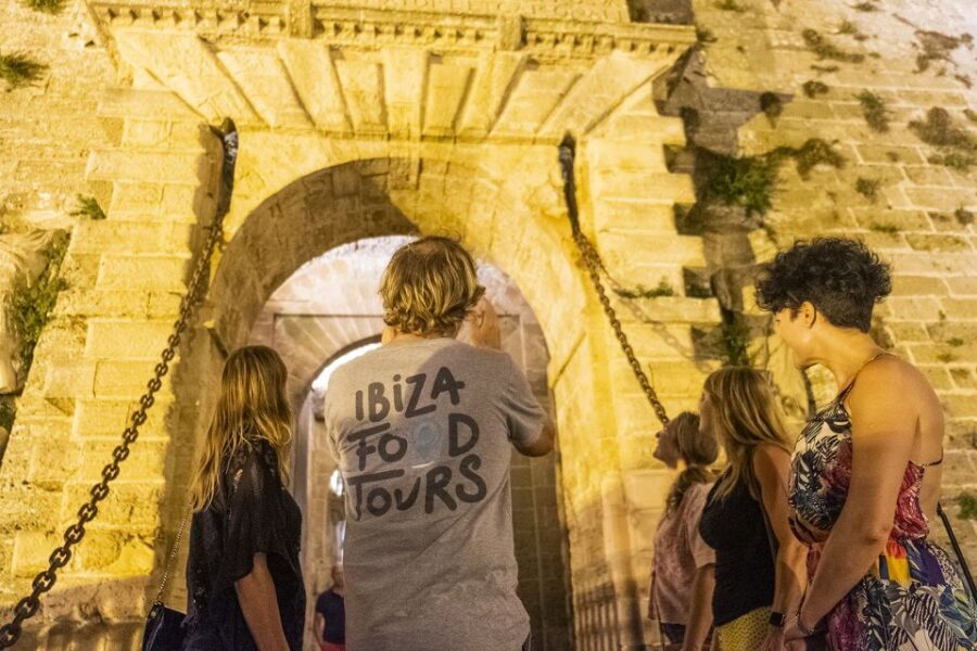Ibiza: Guided Food Tour of Ibiza Town with Tastings - Dalt Vila finish: ice cream at UNESCO and a choose-your-own-walk landing