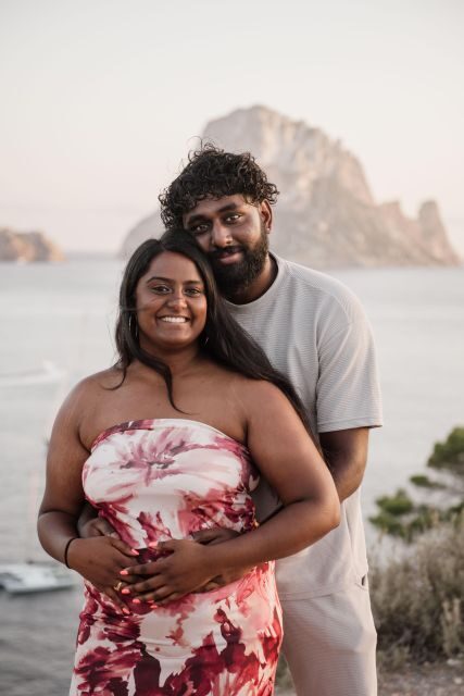 Ibiza: Photoshoot at Es Vedrá panoramic viewpoint & sunset - How the photographer helps you look like yourselves