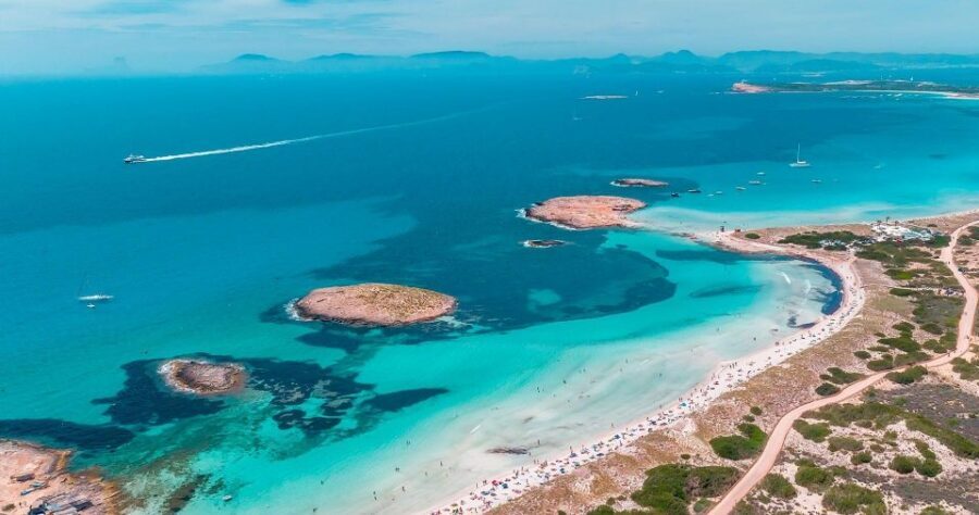 Ibiza: Platja d'en Bossa Round-Trip Transfer to Formentera - Onboard Extras: Bar, Toilet, and How to Use the Ride Well