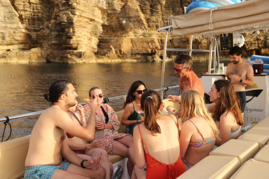 Ibiza: Scenic Sunset Cruise with Tapas and Drinks - Cala Salada and Cap Nunó cliffs: the northern finale