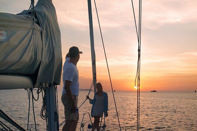 Ibiza sunset boat trip with appetizers and champagne, 6 guests - Getting that “main event” sunset spot without the beach chaos
