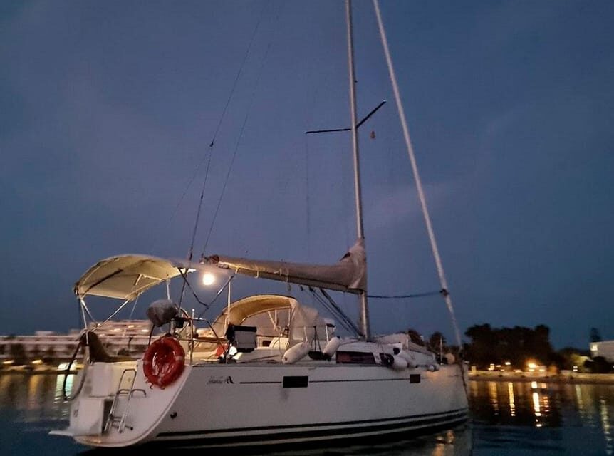 Ibiza: Sunset boat trip with appetizers, only up to 6 guests - The Photo Stop and Sunset Window: 30 Minutes That Feel Like Longer