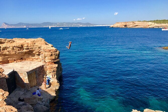 Jeep Wrangler Tour Ibiza - Cala Comte: Beaches, a Cave, and a Mojito Spot Locals Know