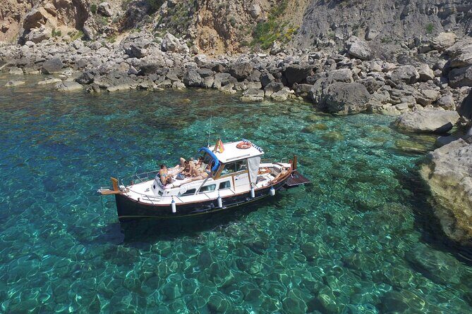 Private Mediterranean classic boat with Paddle boards+Snorkelling - What to Bring (So the Day Doesn’t Turn Into a Shuffle)
