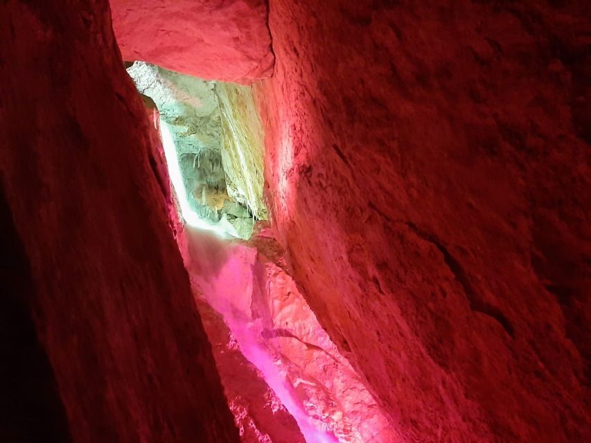 Puerto de San Miguel: Can Marçá Cave Guided Tour with Entry - Guide language and group experience: Spanish, English, and French