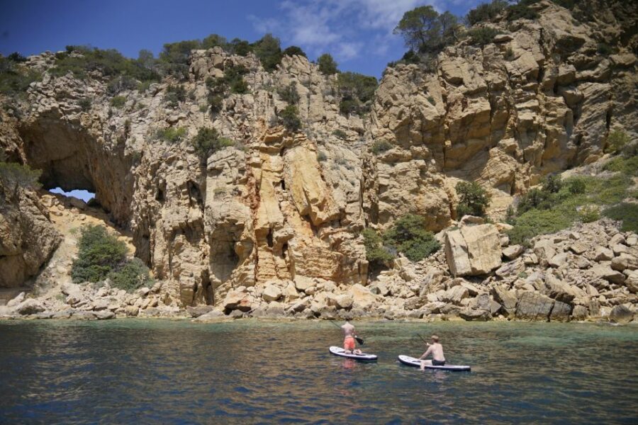 San Antonio: Cala Salada & Cala Gracio Sunset Boat Trip - Chasing Sunset the Smart Way: Cafe del Mar and Mambo Bay From the Water