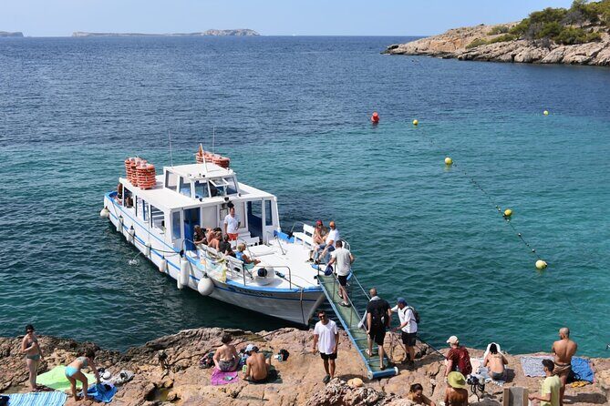 Sant Antoni-Cala Salada & Saladeta - Cala Salada and nearby Saladeta: decide where you’ll actually spend your time