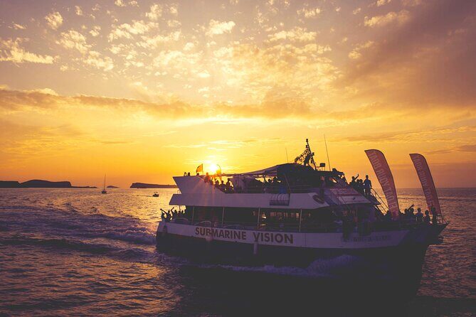 Sunset Beach Hopping Cruise, Cala Comte and Cala Bassa, SUP and snorkelling - Getting to Float Your Boat Ibiza without stress