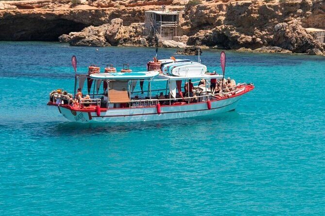 Sunset Beach Tour 3 HS all Inclusive ( Paddle boards , Kayaks & Snorkeling) - The boat experience: lounge beds, music, and a serious drinks setup