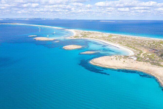 The Formentera Cruise in Balearic Islands - Comfort and crowd levels: when “75 max” feels different at sea