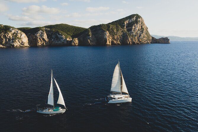 Unforgettable Catamaran Experience in Formentera - LAGOON 400 - Sailing back to Cala Jondal: closing the day with open-water calm